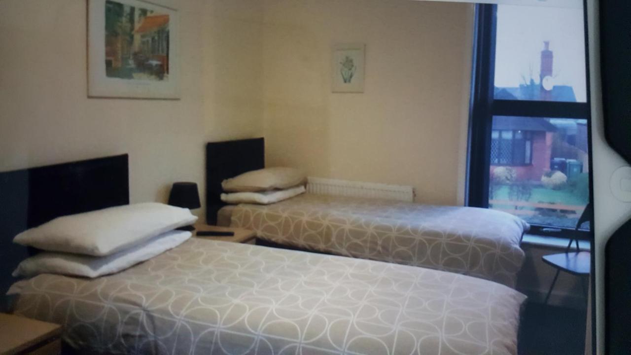 Kings Arms Hotel Farnworth Buitenkant foto